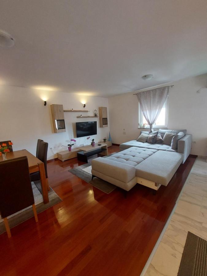 Apartment Violeta Medolino Esterno foto